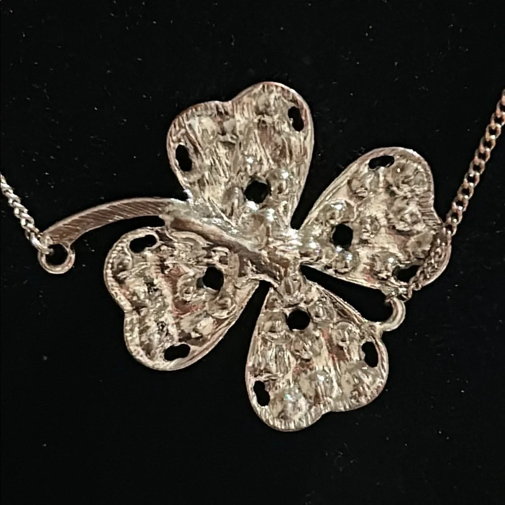 Elegant Silver and Gold Color Clover Necklace - Picture 8 of 8